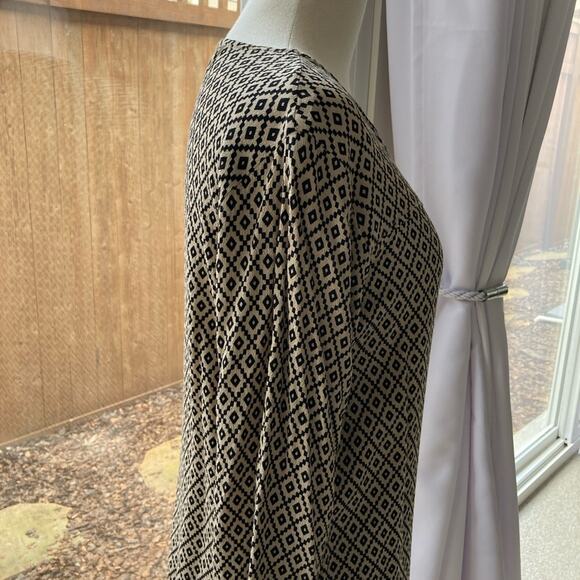 Charlie Joe Black and Beige Geometric Blouse/Top/Shirt Size M - Picture 2 of 6